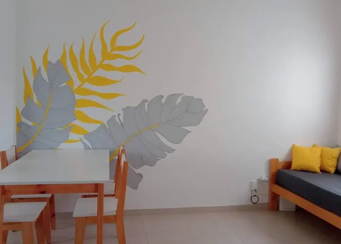 Luminoso Monoambiente Centrico Con Cochera Cubierta
